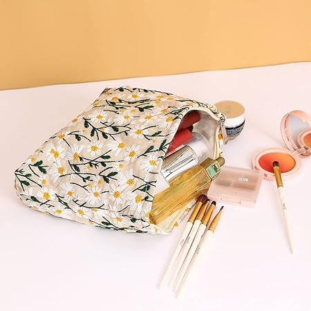 Andrea | Flower Embroidered Makeup Bag